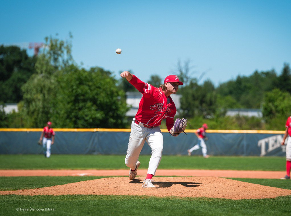 Polish pitcher in action